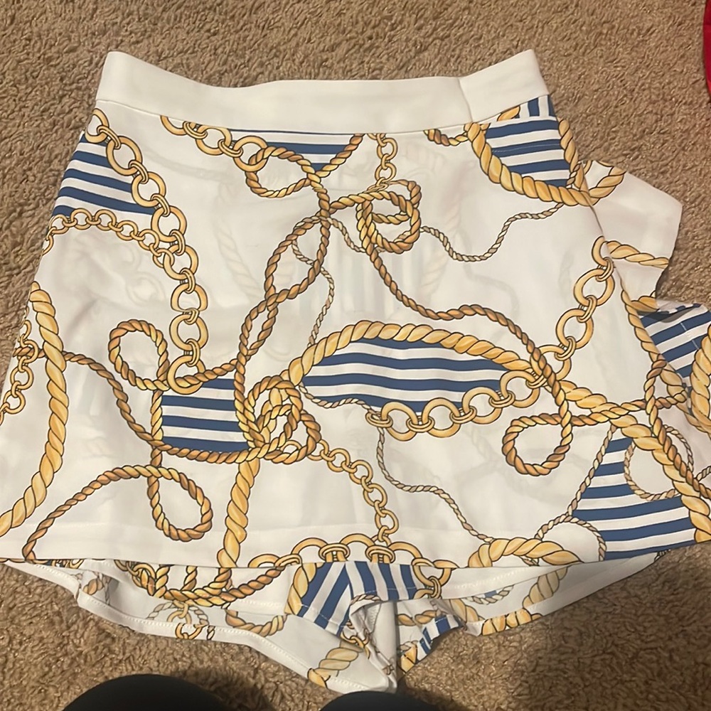 Babaton. Short/skirt